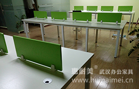 光谷新都匯采購一批開放式辦公桌案例